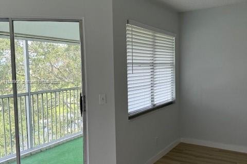 Снять в аренду кондоминиум в Пемброк-Пайнс, Флорида 1 спальня, 78.04м2, № 1931357 - фото 5