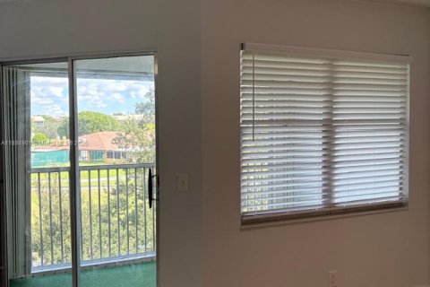 Снять в аренду кондоминиум в Пемброк-Пайнс, Флорида 1 спальня, 78.04м2, № 1931357 - фото 20