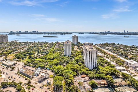 Кондоминиум с 2 спальнями в Майами, Флорида № 2055054