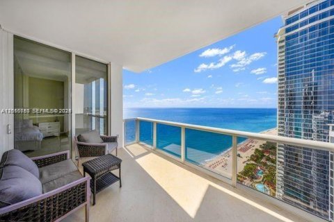 Condo à Sunny Isles Beach, Floride, 3 chambres  № 2091034