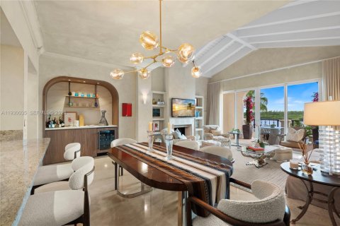 Condo in Miami Beach, Florida, 2 bedrooms  № 2054275 - photo 9