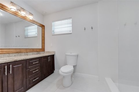 Casa en venta en Miami, Florida, 3 dormitorios, 271.27 m2 № 1752662 - foto 13