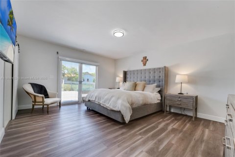 Casa en venta en Miami, Florida, 3 dormitorios, 271.27 m2 № 1752662 - foto 12