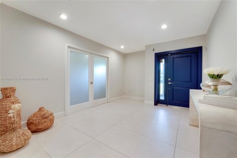 Casa en venta en Miami, Florida, 3 dormitorios, 271.27 m2 № 1752662 - foto 2