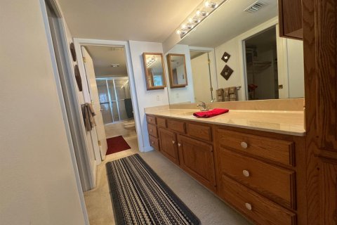 Condo in Hutchinson Island South, Florida, 2 bedrooms  № 2183986 - photo 29