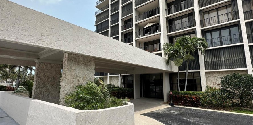 Condo in Hutchinson Island South, Florida, 2 bedrooms  № 2183986