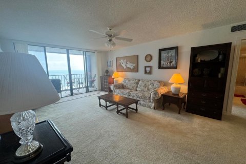 Condo in Hutchinson Island South, Florida, 2 bedrooms  № 2183986 - photo 20