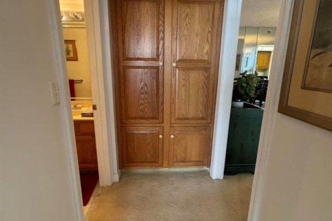 Condo in Hutchinson Island South, Florida, 2 bedrooms  № 2183986 - photo 10