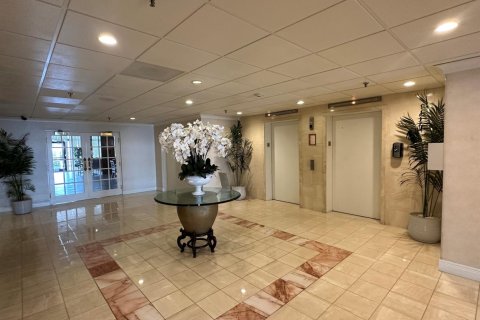 Condo in Hutchinson Island South, Florida, 2 bedrooms  № 2183986 - photo 6