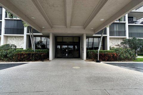 Condo in Hutchinson Island South, Florida, 2 bedrooms  № 2183986 - photo 3