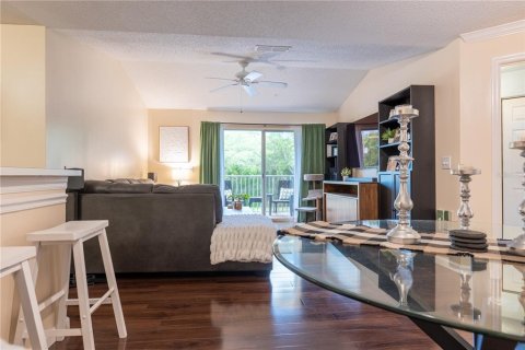 Condo in Oviedo, Florida, 3 bedrooms № 2151996 - photo 6