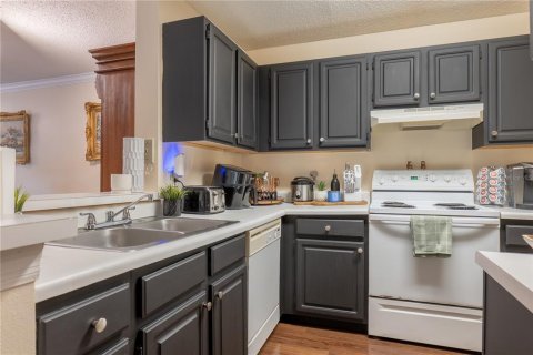 Condo in Oviedo, Florida, 3 bedrooms № 2151996 - photo 14