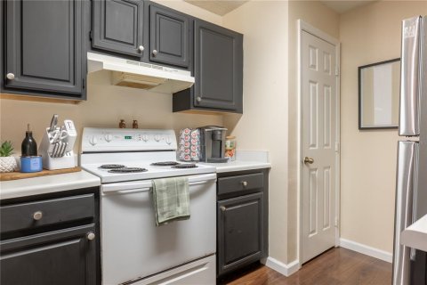 Condo in Oviedo, Florida, 3 bedrooms № 2151996 - photo 17