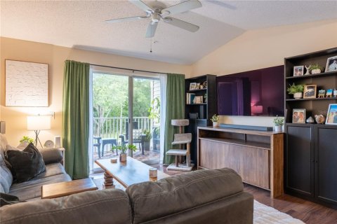 Condo in Oviedo, Florida, 3 bedrooms № 2151996 - photo 7