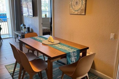 Condo in Orlando, Florida, 3 bedrooms  № 1551776 - photo 13