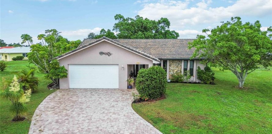 Villa ou maison à Punta Gorda, Floride 3 chambres, 127.18 m2 № 2401101
