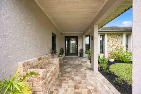 Villa ou maison à vendre à Punta Gorda, Floride: 3 chambres, 127.18 m2 № 2401101 - photo 2