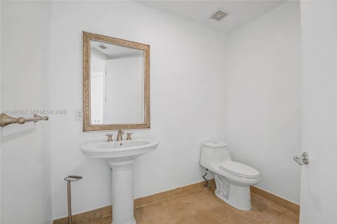 Condo in Miami Beach, Florida, 4 bedrooms  № 2047862 - photo 21