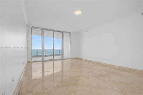 Condo in Miami Beach, Florida, 4 bedrooms  № 2047862 - photo 23