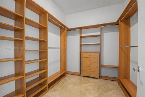 Condo in Miami Beach, Florida, 4 bedrooms  № 2047862 - photo 28