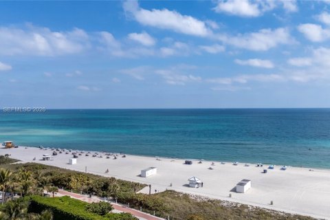 Condo in Miami Beach, Florida, 4 bedrooms  № 2047862 - photo 10