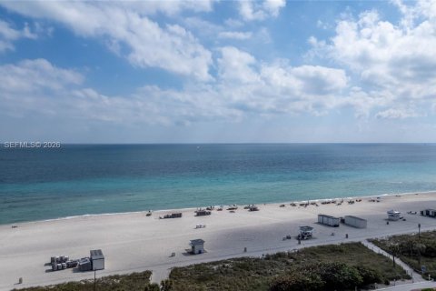 Condo in Miami Beach, Florida, 4 bedrooms  № 2047862 - photo 9