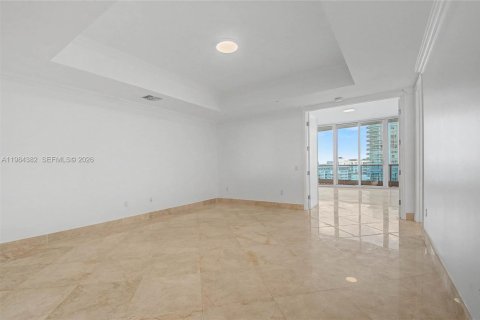 Condo in Miami Beach, Florida, 4 bedrooms  № 2047862 - photo 20