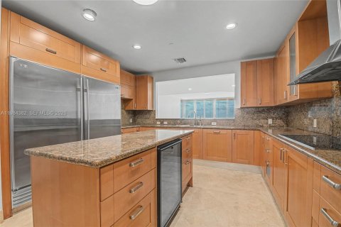 Condo in Miami Beach, Florida, 4 bedrooms  № 2047862 - photo 18