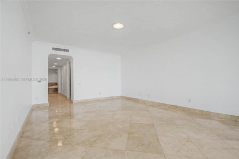 Condo in Miami Beach, Florida, 4 bedrooms  № 2047862 - photo 24