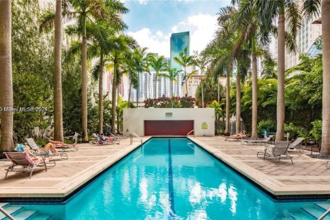 Condo in Miami, Florida, 2 bedrooms  № 1752698 - photo 15
