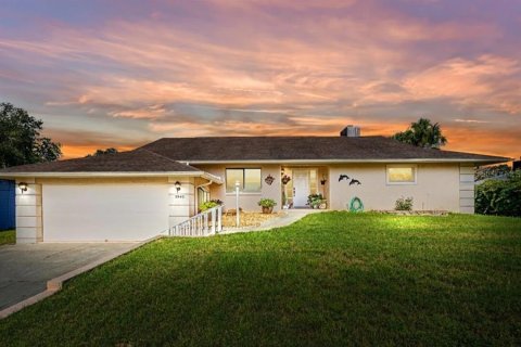 Casa en Crystal River, Florida 3 dormitorios, 187.57 m2 № 2109714
