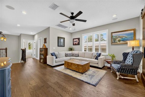 House in Lutz, Florida 3 bedrooms, 262.91 sq.m. № 2324206 - photo 11