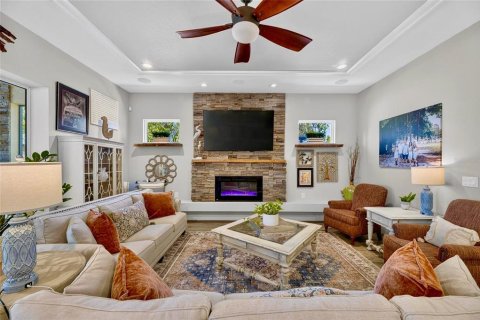 House in Lutz, Florida 3 bedrooms, 262.91 sq.m. № 2324206 - photo 7