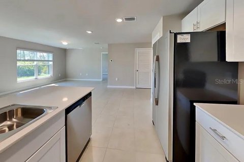 Casa en alquiler en Port Charlotte, Florida, 4 dormitorios, 139.26 m2 № 1905772 - foto 4