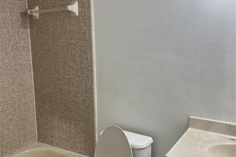 Apartamento en alquiler en Orlando, Florida, 3 dormitorios, 105.17 m2 № 1843473 - foto 8