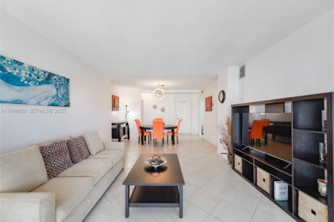 Condominio en venta en Hallandale Beach, Florida, 1 dormitorio, 74.14 m2 № 2183912 - foto 7