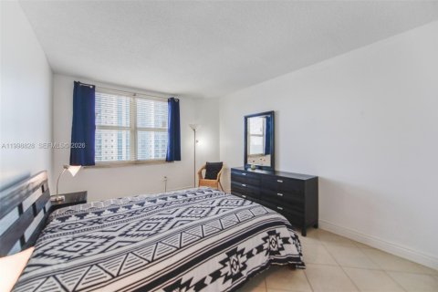 Condominio en venta en Hallandale Beach, Florida, 1 dormitorio, 74.14 m2 № 2183912 - foto 14
