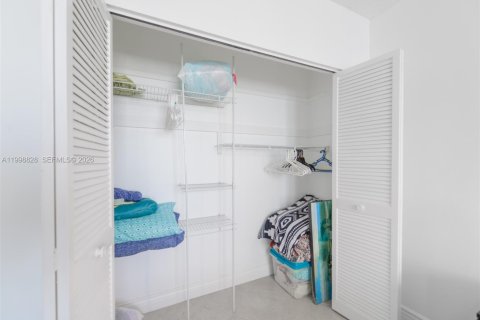 Condominio en venta en Hallandale Beach, Florida, 1 dormitorio, 74.14 m2 № 2183912 - foto 16