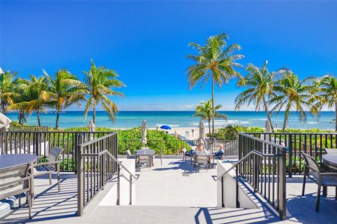 Condominio en venta en Hallandale Beach, Florida, 1 dormitorio, 74.14 m2 № 2183912 - foto 30