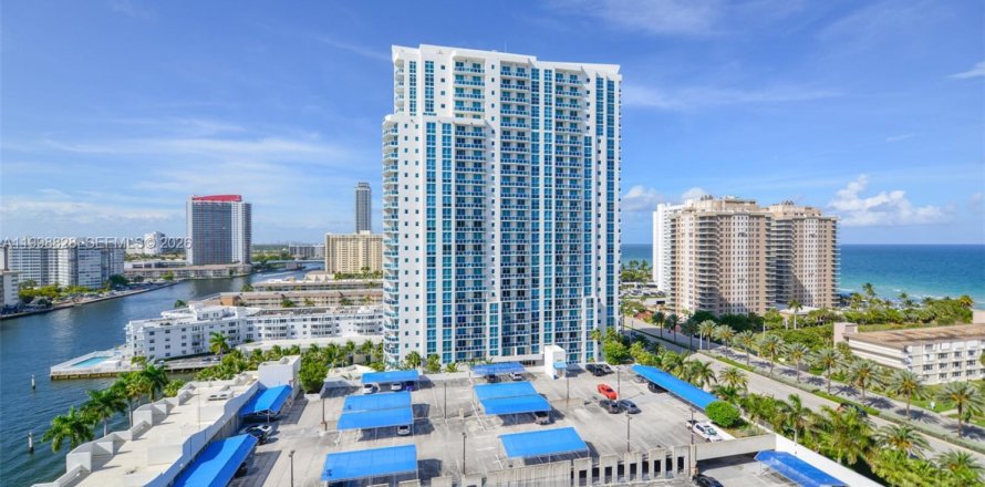Condominio en Hallandale Beach, Florida, 1 dormitorio  № 2183912