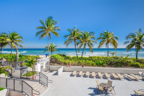 Condominio en venta en Hallandale Beach, Florida, 1 dormitorio, 74.14 m2 № 2183912 - foto 29