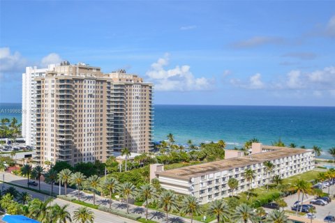 Condominio en venta en Hallandale Beach, Florida, 1 dormitorio, 74.14 m2 № 2183912 - foto 22