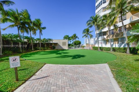 Condominio en venta en Hallandale Beach, Florida, 1 dormitorio, 74.14 m2 № 2183912 - foto 23