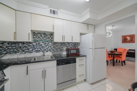 Condominio en venta en Hallandale Beach, Florida, 1 dormitorio, 74.14 m2 № 2183912 - foto 12
