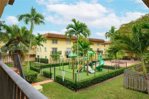Condo in Miami, Florida, 1 bedroom  № 1943889 - photo 25