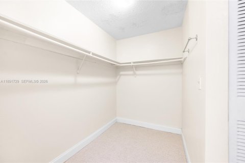 Condo in Miami, Florida, 1 bedroom  № 1943889 - photo 21