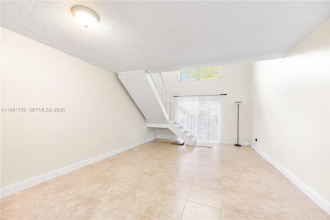 Condo in Miami, Florida, 1 bedroom  № 1943889 - photo 13