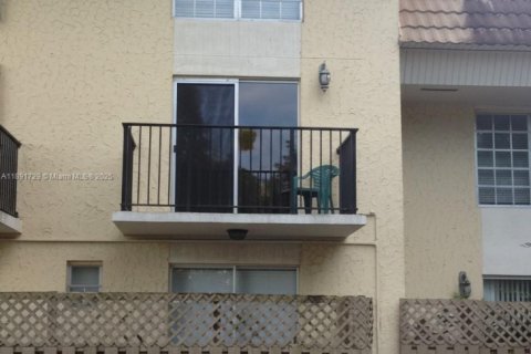 Купить кондоминиум в Майами, Флорида 1 спальня, 74.41м2, № 1943889 - фото 7