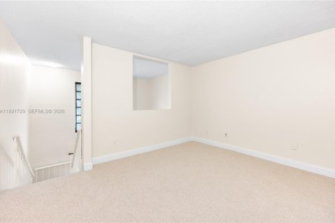 Condo in Miami, Florida, 1 bedroom  № 1943889 - photo 19