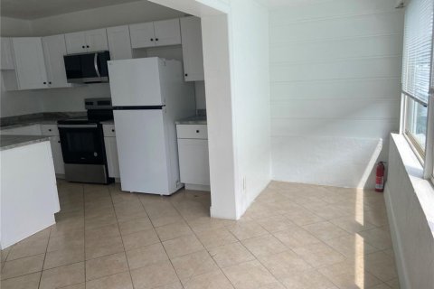Appartement à louer à Madeira Beach, Floride: 2 chambres, 88.44 m2 № 2411670 - photo 11